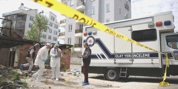 Artvin’de acı olay… 7 yaşındaki çocuk tüfekle oynarken annesini öldürdü!