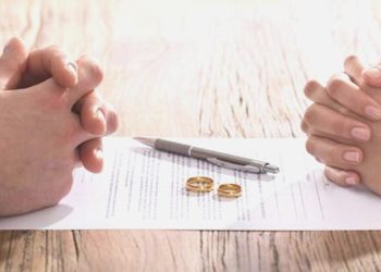 Asker eşini Cumhurbaşkanı ve Genelkurmay Lideri’ne şikayet etti, Yargıtay ‘boşanma sebebi’ dedi