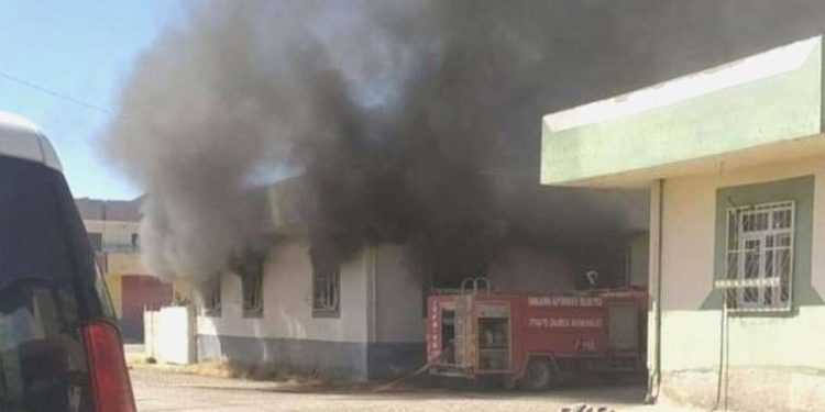 Babalarının vefatından sorumlu tuttular: Konutunu yaktılar!