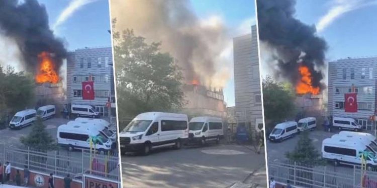 Bağcılar’da geri dönüşüm tesisinde yangın