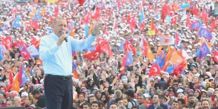 Birinci sırada şaşırtmayan isim: AKP’nin İstanbul adayı kim olmalı?