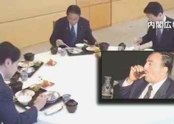 Bizimkiler çay içmişti, onlar da yemek yedi