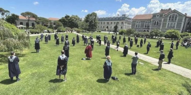 Boğaziçili akademisyenlere üniversiteden soruşturma: Cürümleri demokratik üniversite istemek!