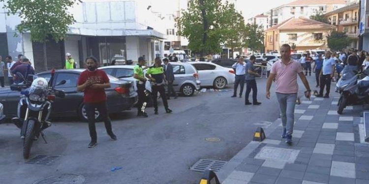 Bolu’da dehşet: Bir gün evvel gece kulübünde tartıştığı 2 kardeşi ve yoldan geçen kuryeyi vurdu!