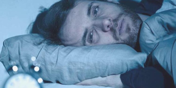 Bu belirtilere dikkat: Huzursuz bacak sendromuna sahip olabilirsiniz