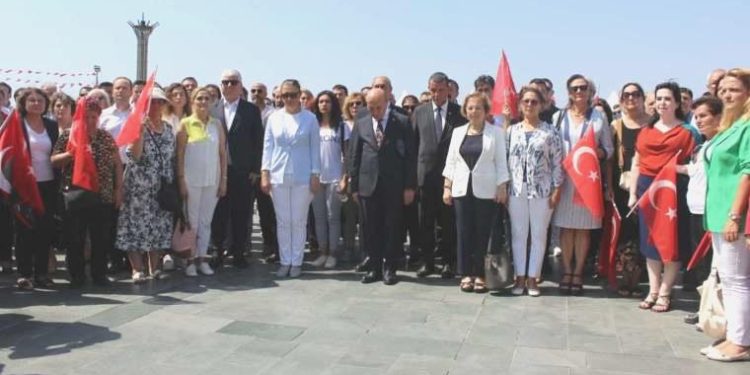 CHP İzmir Vilayet Başkanlığı’ndan 30 Ağustos kutlaması: Lügatımızda kaçıp gitmek yok