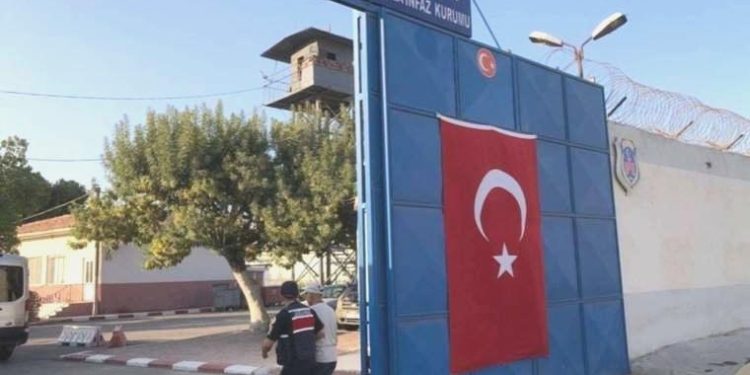 Cinayet şüphelisi 16 yıl sonra uydurma kimlikle yakalandı