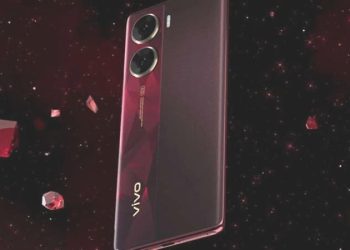 Çinli telefon şirketi yeni aygıtını tanıttı: Cam ve elmas desenli art kasa ile geliyor