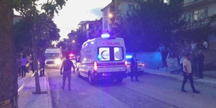 Çorum’da polis otosu ile pikap çarpıştı, 2’si polis 3 kişi yaralandı