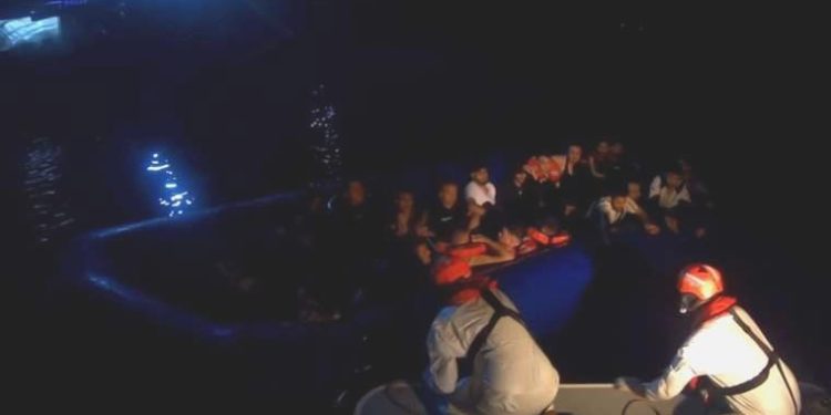 Didim açıklarında 21 kaçak göçmen kurtarıldı