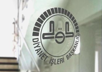 Diyanet’ten para yok: Halı yıkama işi belediyeye kaldı