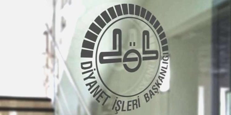 Diyanet’ten para yok: Halı yıkama işi belediyeye kaldı