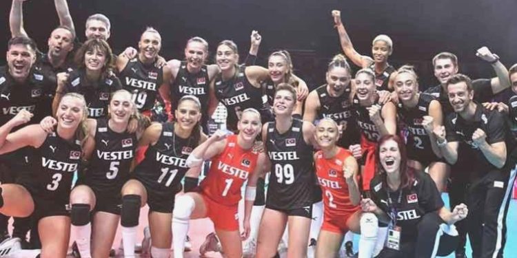 Dünyanın en hoş takımı! Filenin Sultanları yarı finalde…