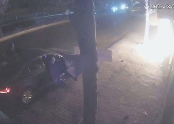Esenyurt’ta camını kıramadıkları lokantayı akaryakıt döküp yaktılar