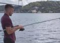 Fenerbahçe’nin Sırp yıldızı Dusan Tadic, İstanbul Boğazı’nda balık tuttu