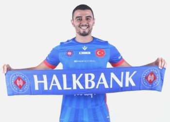 Halkbank, ulusal smaçör İzzet Ünver’e imzayı attırdı