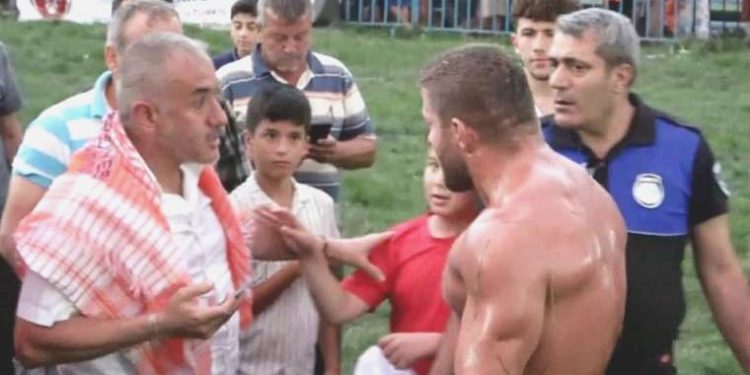 Hayranı ile yaşadığı fotoğraf polemiği gündem olmuştu: Başpehlivan İsmail Balaban isyanını anlattı!