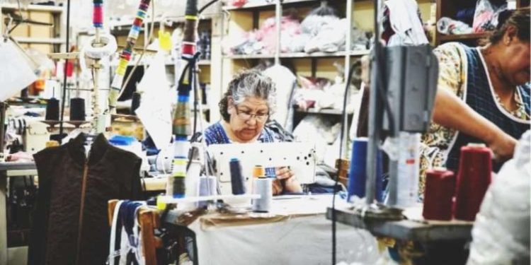 Hazırgiyim kesimindeki sakinlik krize döndü, üretici atölyesini satıyor: Makineciler borca battı