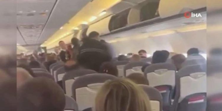 Hollanda’da Türk gencini öldüren kuşkulu kaçarken uçakta yakalandı