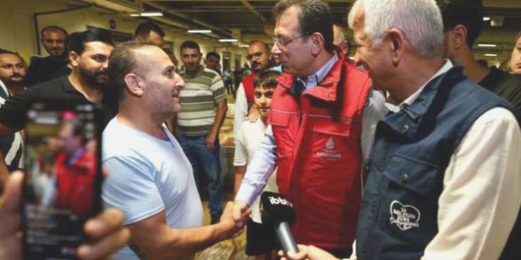 İmamoğlu Gürpınar Su Eserleri Hali’ni ziyaret etti, deniz kirliliğine dikkat çekti: ‘Suçu balıkçılara atacak halimiz yok…’