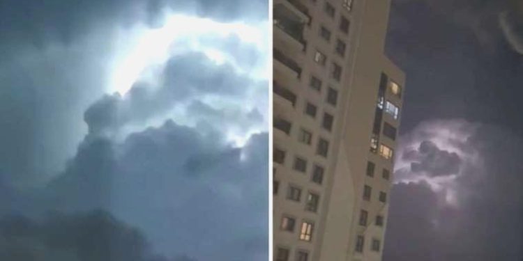 İstanbul’da ‘elektrik fırtınası’ gökyüzünü aydınlattı