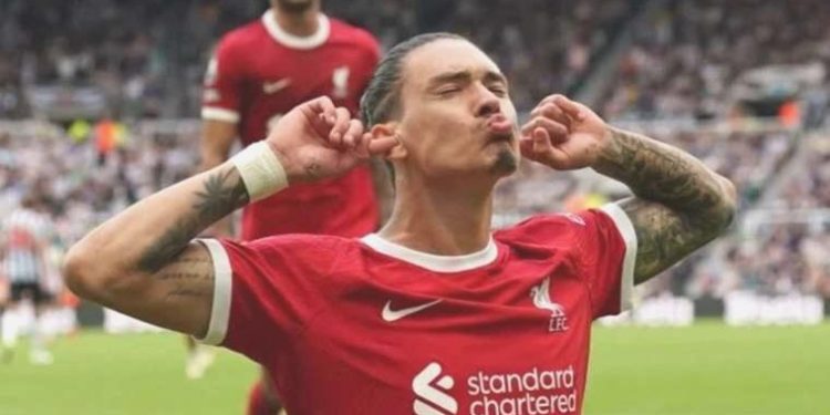 Liverpool, 10 kişi kaldığı maçta Newcastle United’ı 2-1 mağlup etti