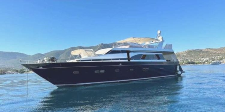 Lüks yatla göçmen kaçakçılığı: 56 kaçak göçmen yakalandı