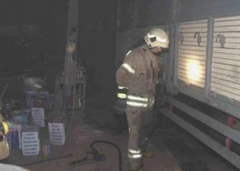 Maltepe’de işyerinde yangın paniği!
