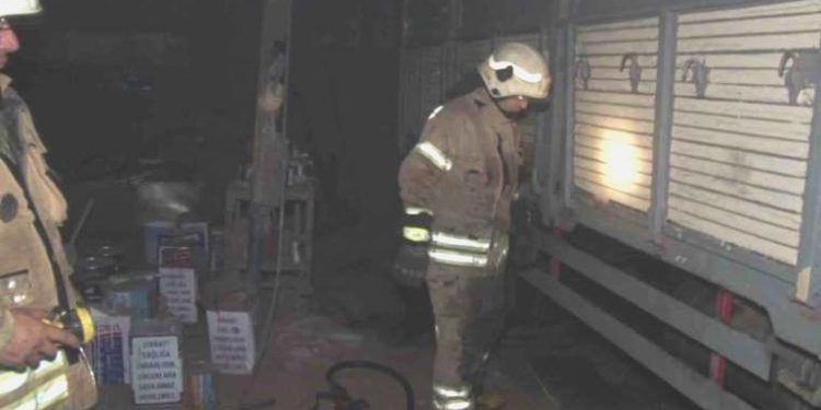 Maltepe’de işyerinde yangın paniği!