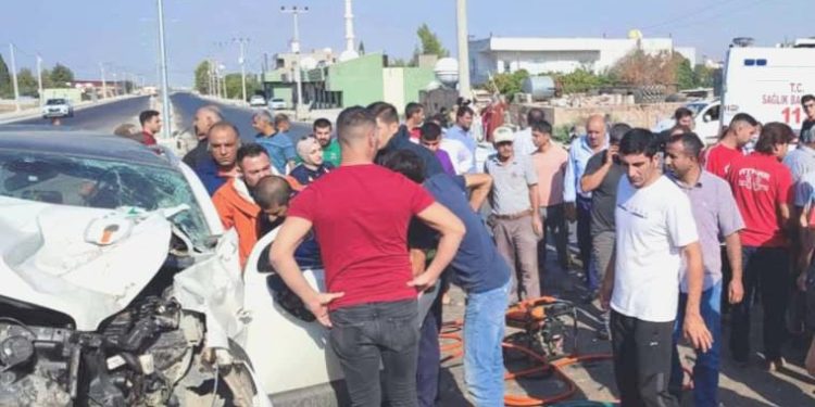 Mardin’de ciple kamyonet çarpıştı: 5 yaralı