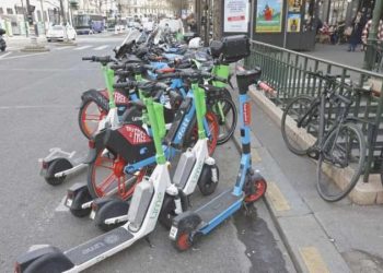 Paris, Avrupa’da kiralık e-scooterları yasaklayan birinci başşehir oldu