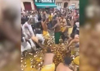 Paris’teki Hindu şenliği toplumsal medyada gündem oldu