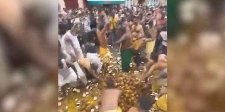 Paris’teki Hindu şenliği toplumsal medyada gündem oldu