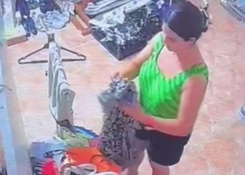 Pes dedirten hırsızlık: ‘Sahte polis’ rolüyle kıyafet çaldı