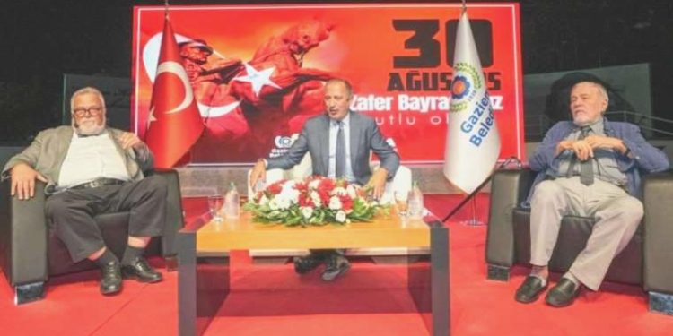 Prof. Dr. Şengör ile Prof. Dr. Ortaylı Atatürk’ü ve büyük zaferi anlattı