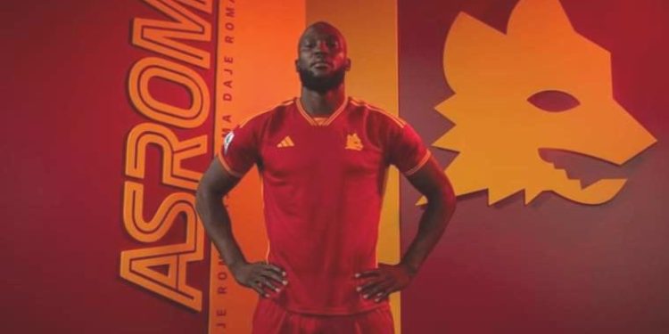 Romelu Lukaku yeni kulübüne imzayı attı!