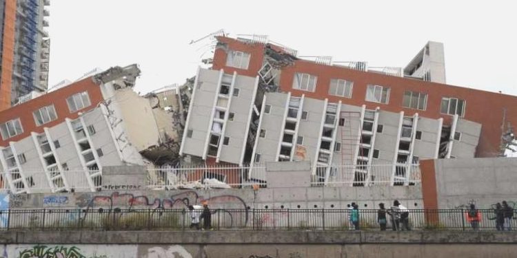 Şili sarsıntıyla uğraşta nasıl başarılı oldu?