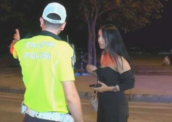 ‘Şimdi ararım ve buraya yığarım’ demişti… Kadıköy’de kontrol sonrası misyondan alındıkları sav edilen polislerle ilgili açıklama