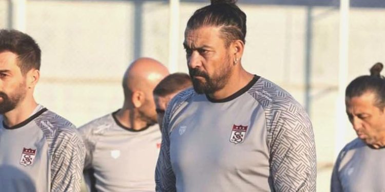 Sivasspor Teknik Yöneticisi Servet Çetin’den Beşiktaş maçı açıklaması!