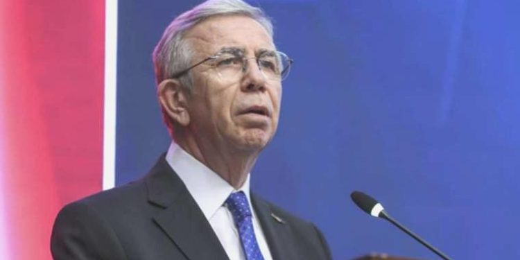Son dakika… Mansur Yavaş yine aday olduğunu açıkladı: Rozetsiz başkanlık yapmaya devam edeceğim!
