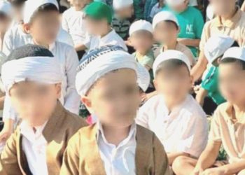 Tarikatların kıskacındalar: Batman’da 7-10 yaşlarındaki çocuklara namaz kılma programı düzenlendi