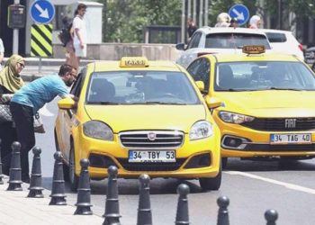 Tartışmaların odağındalar: Bu sefer de taksiciler turistleri şikayet etti