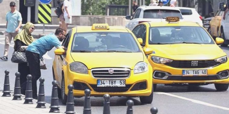 Tartışmaların odağındalar: Bu sefer de taksiciler turistleri şikayet etti