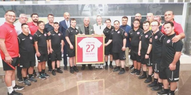TFF’den Down Sendromlu Futsal Ulusal Ekibi’ne ziyaret
