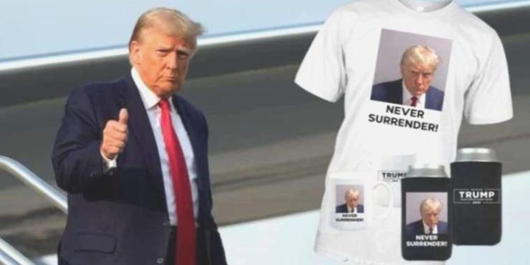 Trump sabıka fotoğrafını paylaştı: Kefalet parasını bağıştan çıkardı