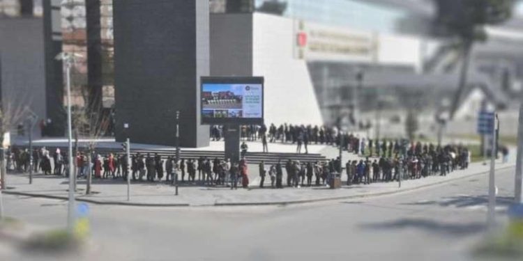 Türkiye’den görünümler: Batman’da 23 kişilik 9 aylık işçi takımına 2 bin 713 kişi başvurdu