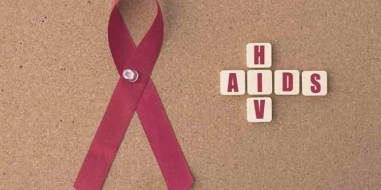 Virüsle hastalık ortasındaki ince çizgi: HIV ve AIDS farkları