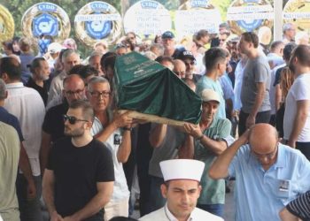 Yaşar Kemal’in manevi oğlu Raşit Gökçeli son seyahatine uğurlandı