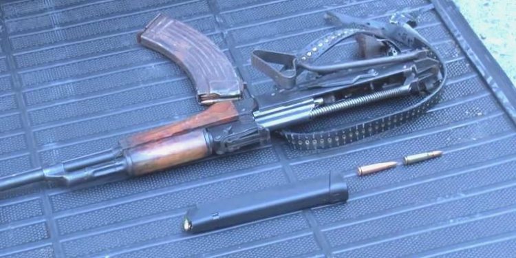 Yer: Gaziosmanpaşa… Kovalamaca sonucu yakalanan araçta ‘kalaşnikof’ ele geçirildi