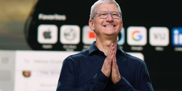 Apple, CEO Cook’un sözleriyle ilgili davada 490 milyon dolar ödeyecek